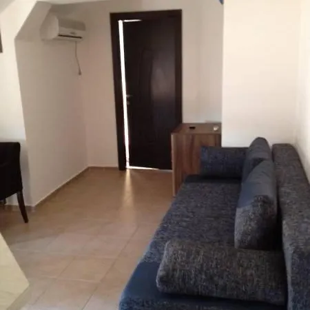 Ikos Apartment *
